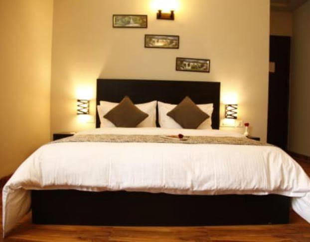 Anandan Citrine Hotel Vrindavan Exterior photo