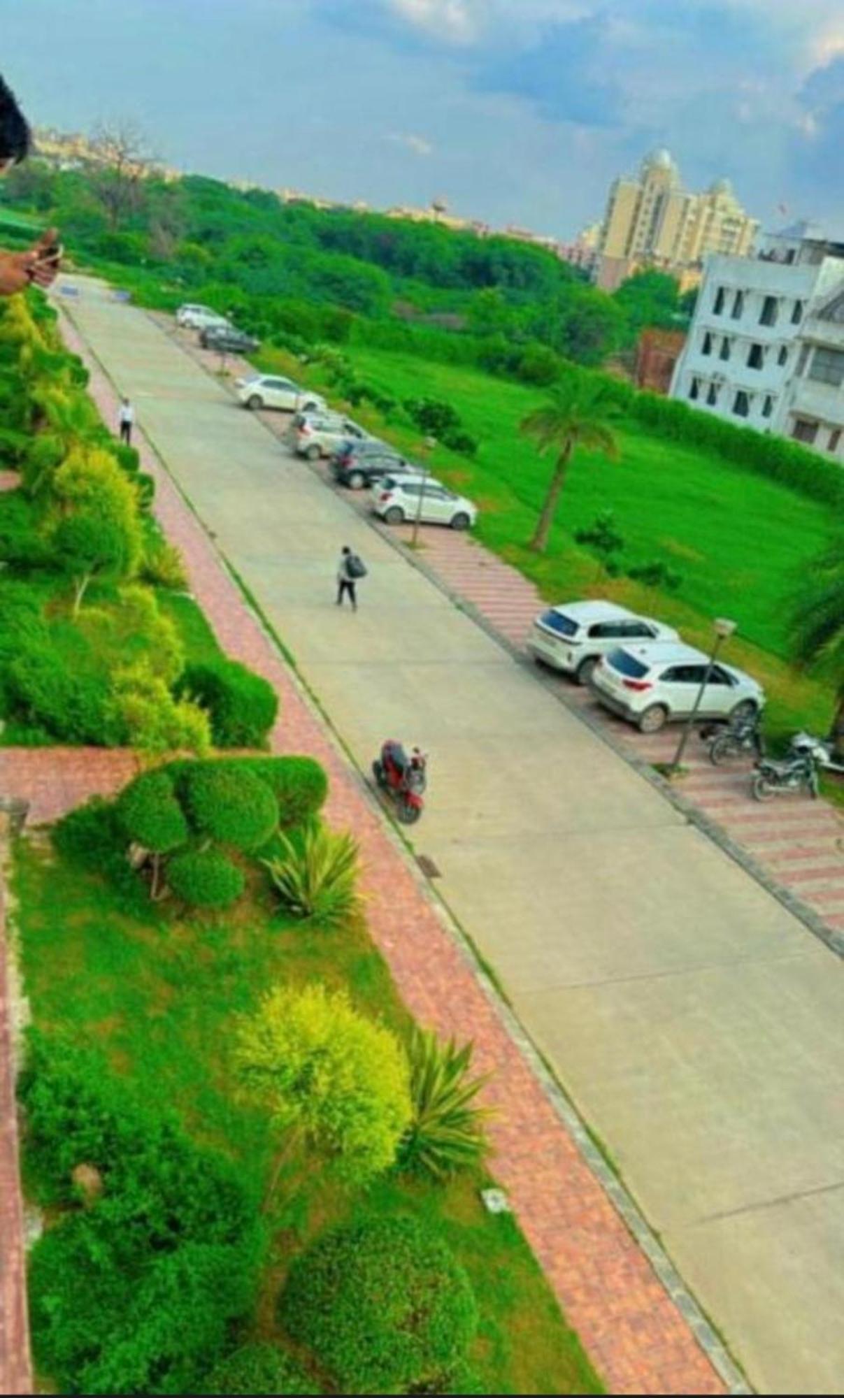 Anandan Citrine Hotel Vrindavan Exterior photo